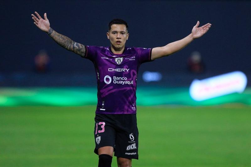 Matías Fernández fue titular y jugó todo el partido en la final de la Copa Sudamericana