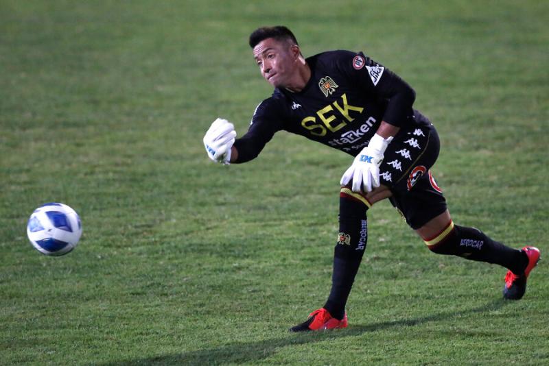 Miguel Pinto fue figura ante Universidad de Chile en Copa Chile. Imagen: Photosport.
