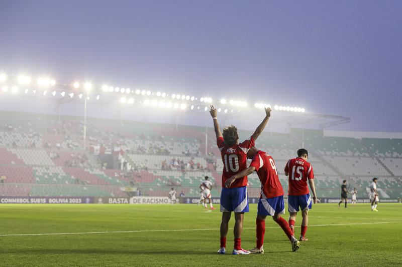 Figura de la Roja Sub 15 es seguido por un grande de Europa
