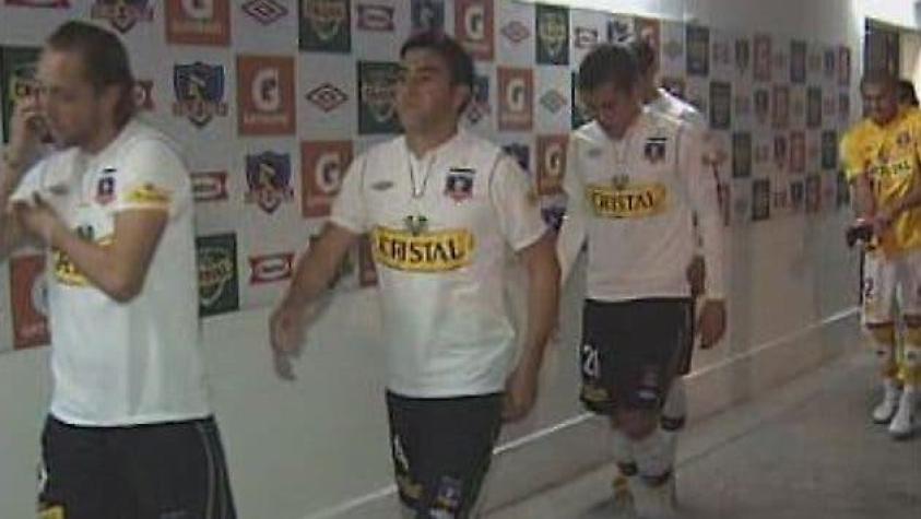Incidentes provocados por Garra Blanca obliga a suspender partido de Colo Colo