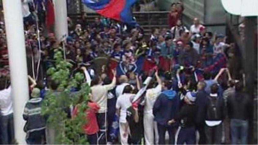 La "U" tuvo masivo recibimiento pese a dura derrota