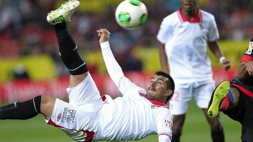 Medel recibió tres fechas de castigo tras expulsión en Copa del Rey