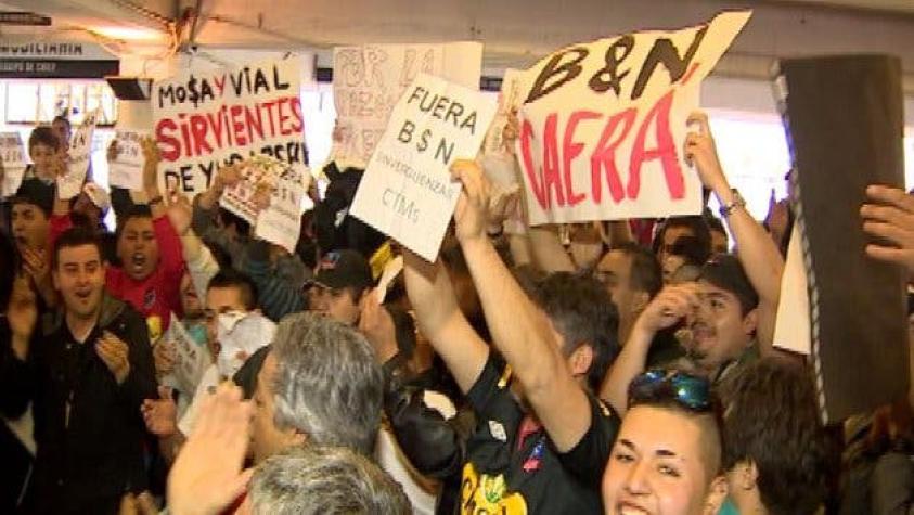 Crisis habría provocado fractura en camarín de Colo Colo