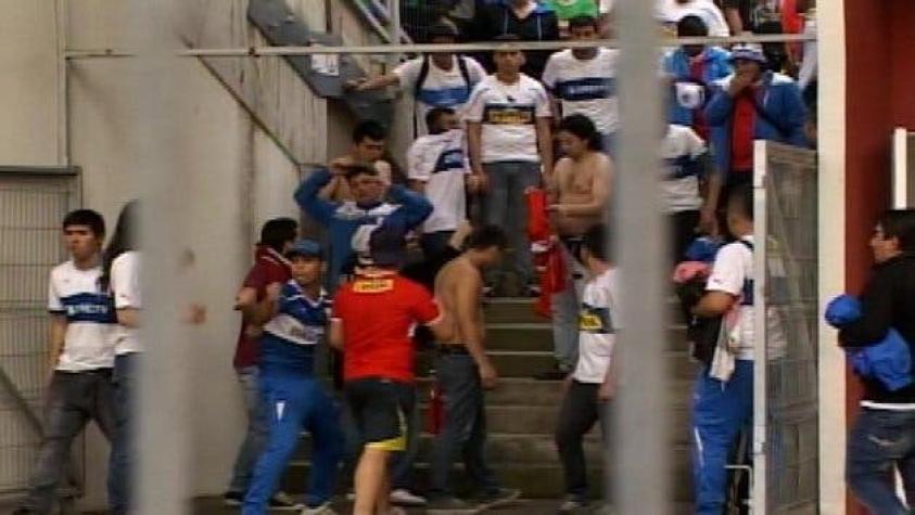 Hinchas de Universidad Católica protagonizaron incidentes en Curicó
