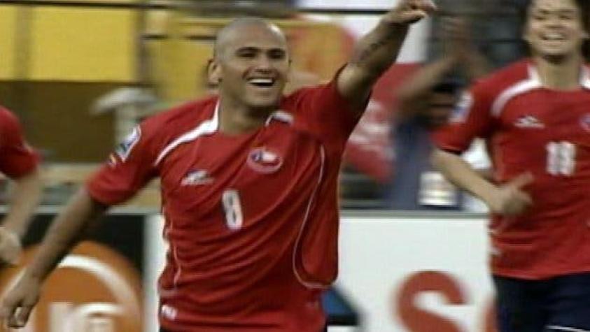 Suazo recibió el alta médica y queda a disposición de la "Roja"