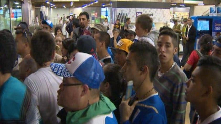 Hinchas de la UC irrumpen en oficinas de Ticketpro en busca de entradas