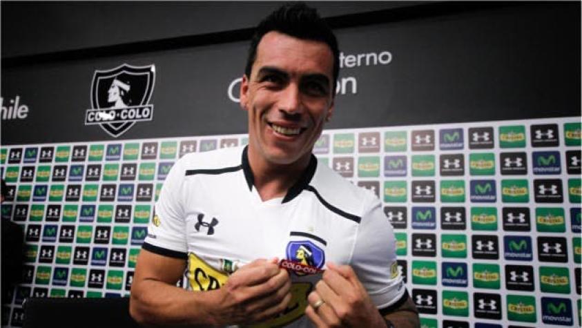 Esteban Paredes fue presentado oficialmente en Colo Colo