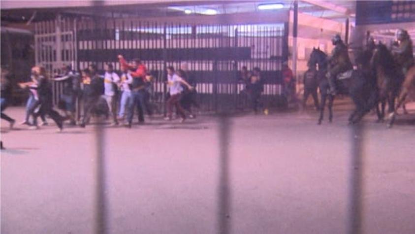 VIDEO: Los incidentes tras el partido en que Colo Colo perdió el invicto