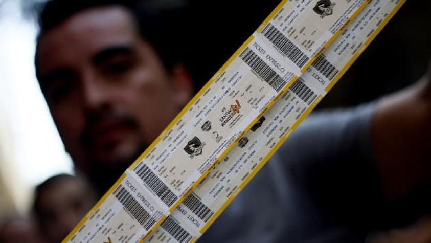 Cerca de mil hinchas se perderían el duelo Colo Colo–Wanderers por sobreventa de entradas