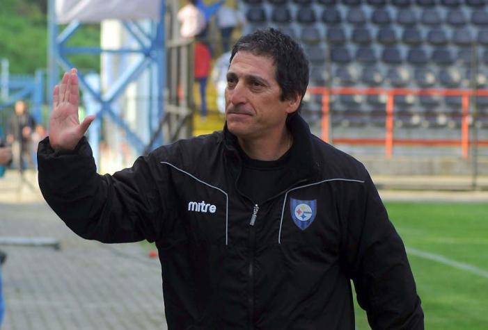 Mario Salas niega contacto con la UC: “Tengo una responsabilidad con la gente de Huachipato”