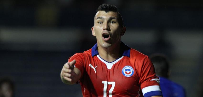 Gary Medel respalda a Eduardo Vargas y se opone a nacionalizados en la Roja