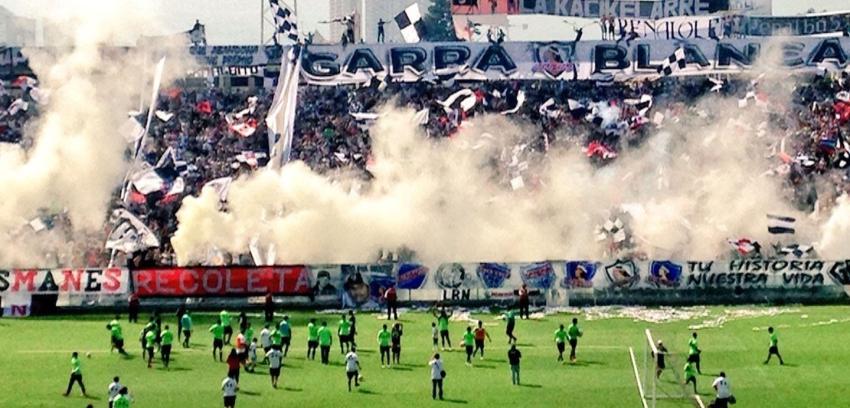 Más de 8 mil personas estuvieron en el "banderazo" de Colo Colo