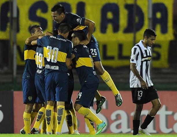 Boca golea y mantiene con vida las opciones de Palestino en la Libertadores