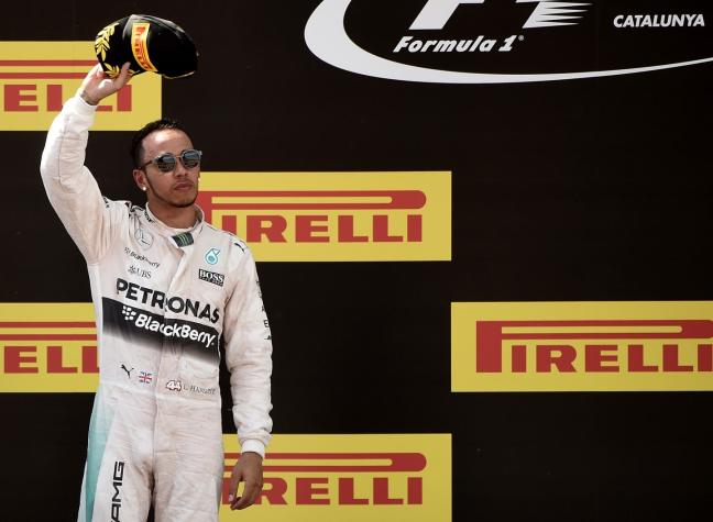 Lewis Hamilton renueva contrato con Mercedes hasta 2018
