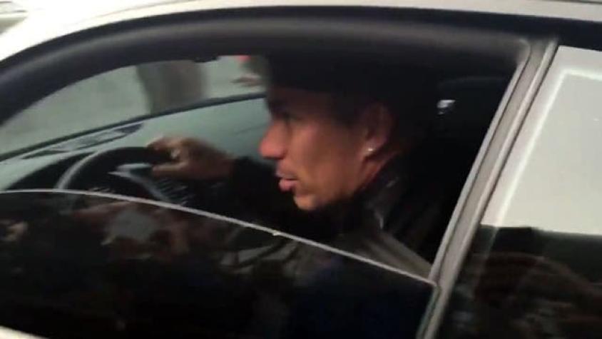 Caótica llegada de Gary Medel: Hinchas se agolparon en el aeropuerto al arribo del “Pitbull”