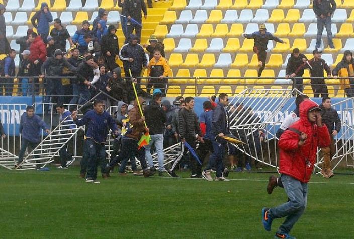 Suspenden duelo entre Everton y Santiago Wanderers por incidentes en el Sausalito