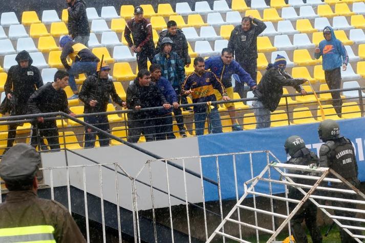 [VIDEO] Los graves incidentes que obligaron a suspender el duelo entre Everton y S. Wanderers