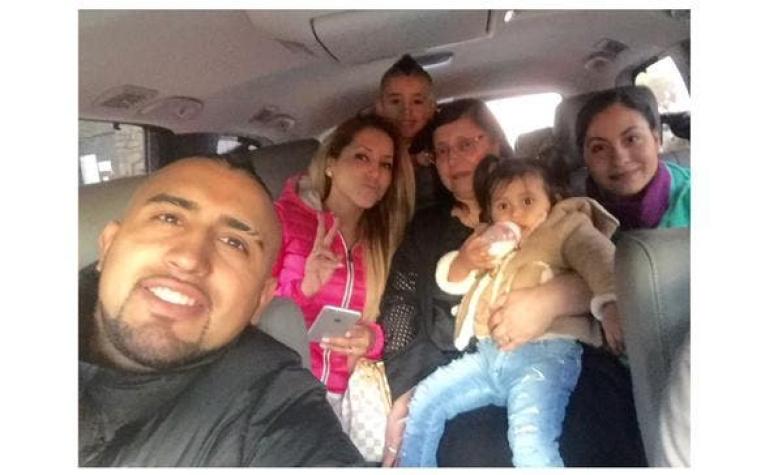 [FOTO] Arturo Vidal disfruta de sus vacaciones junto a su familia