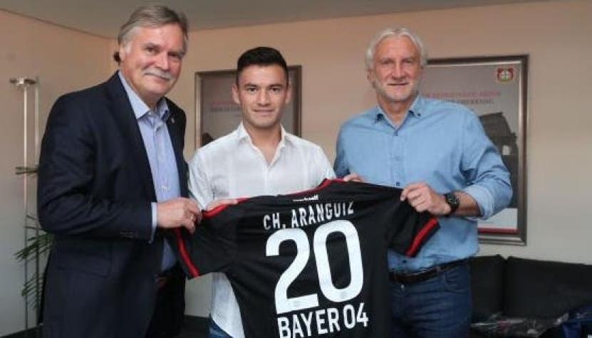 Charles Aránguiz es presentado como nuevo jugador del Leverkusen hasta 2020