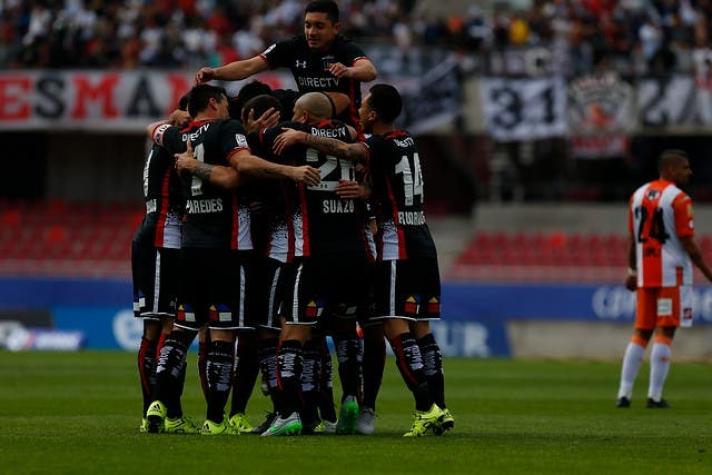 Colo Colo vence al actual campeón Cobresal y se mantiene líder del Torneo de Apertura
