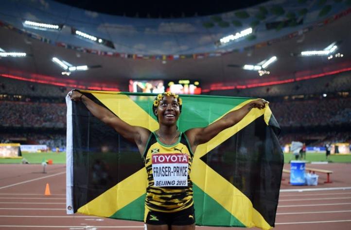 Jamaicana Pryce es la mujer más veloz del mundo al ganar 100 metros planos en Beijing