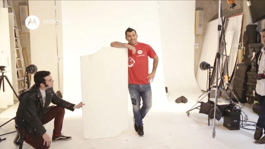 [VIDEO] Fotógrafo explica cómo es hacer un comercial con Gary Medel