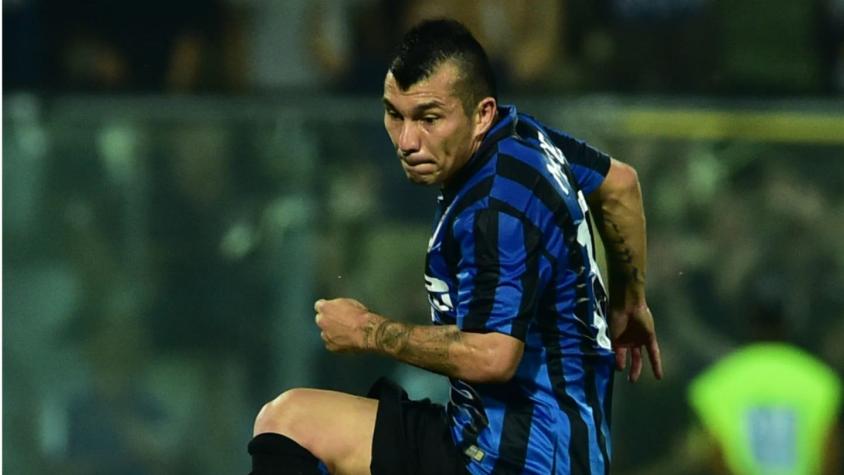 Gary Medel juega como defensor central y colabora en triunfo del Inter ante Milan