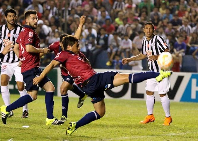 Universidad Católica no puede ante Libertad y le dice adiós a la Copa Sudamericana