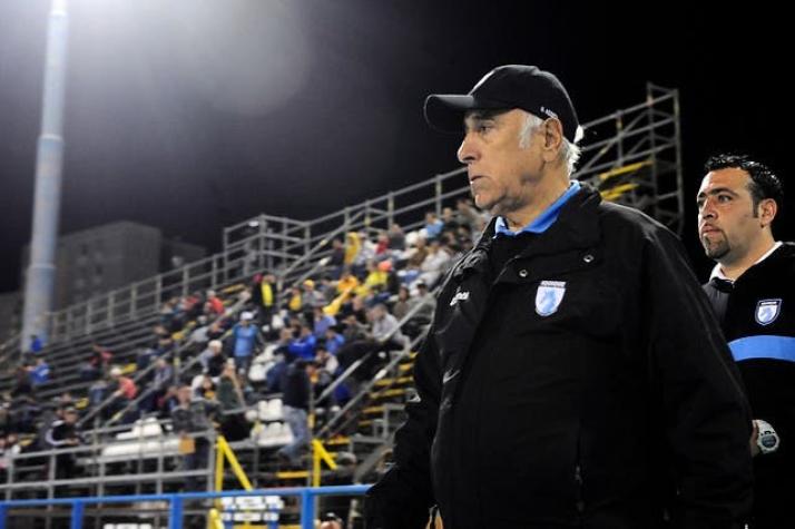 Acosta acusa a jugadores de Iquique de “hacerle la cama”