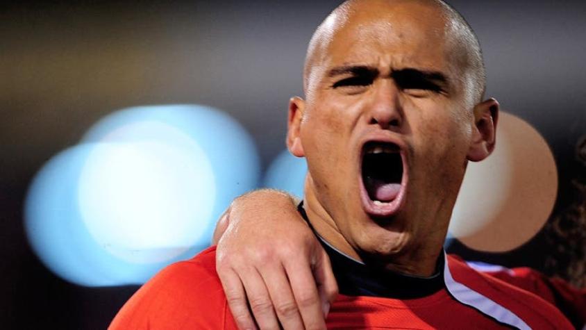 [VIDEO] Túnel y globito: El golazo de Humberto "Chupete" Suazo a Brasil