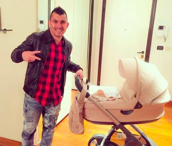 ¡La mejor! Gary Medel comparte imagen de su hija fanática de La Roja