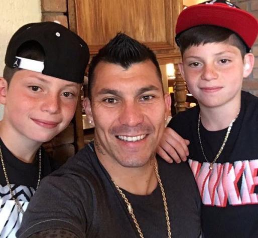 [FOTO] Gary Medel se reúne con sus "reguetoneros" tras sumarse a la "Roja"