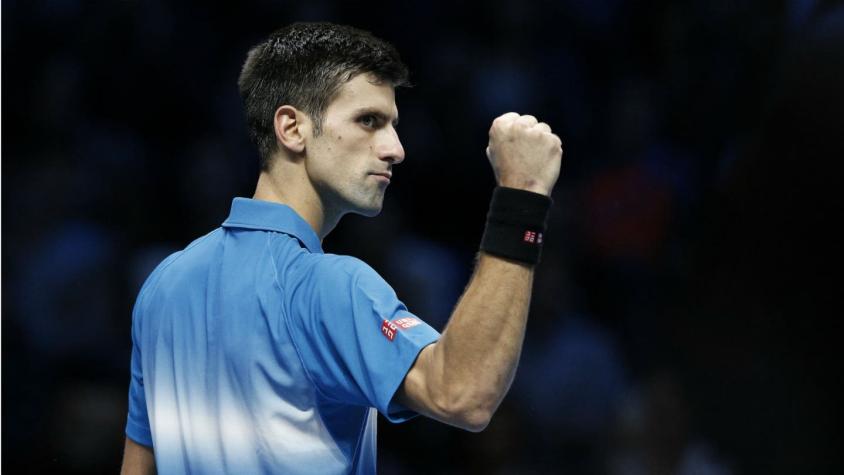Novak Djokovic arrasa con Nishikori en el debut del "Torneo de Maestros" de Londres