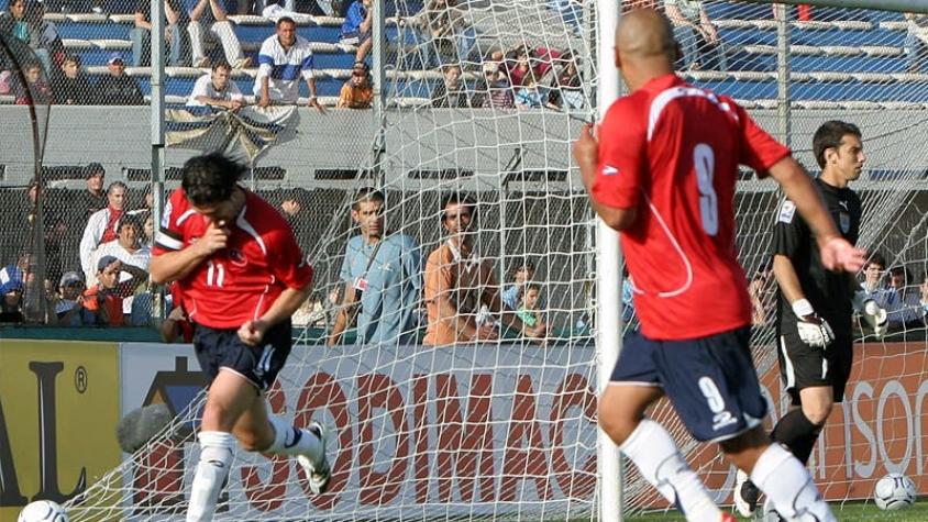 [VIDEO] El histórico empate de Chile ante Uruguay con dos puñales del “Matador” Salas