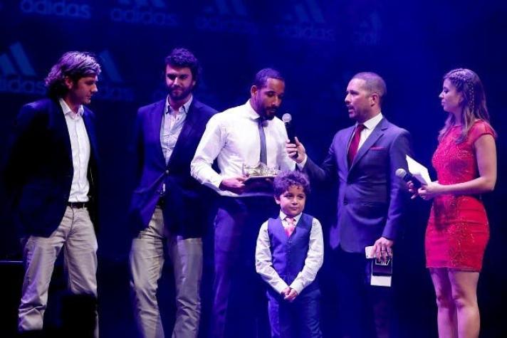 El mejor de los mejores: Jean Beausejour fue premiado con el Balón de Oro
