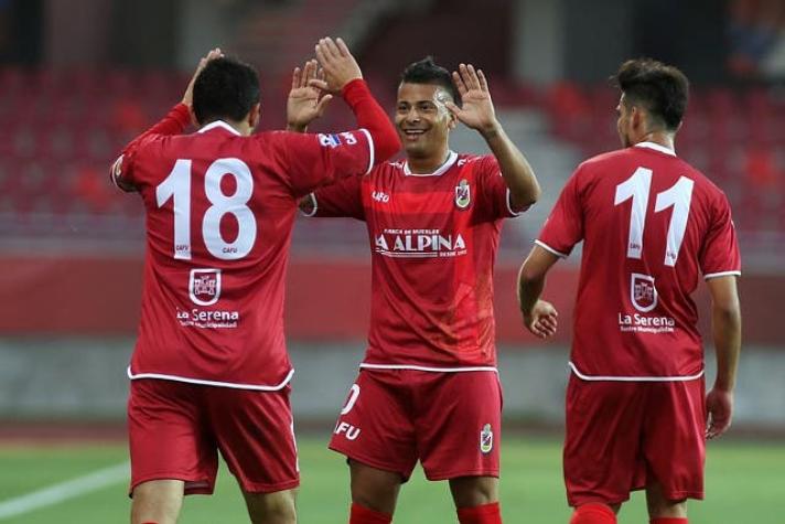 La Serena golea a Temuco y pone un pie en la final de la Liguilla de Primera B