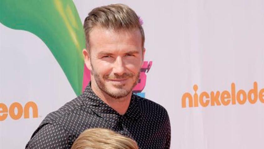 David Beckham jugó fútbol con niños de una villa miseria en Argentina