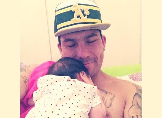 Gary Medel endulza la Navidad con tierna imagen de su hija