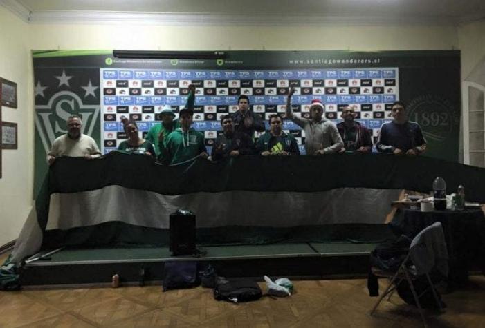 Socios de Wanderers mantendrán toma de la sede del club de forma indefinida