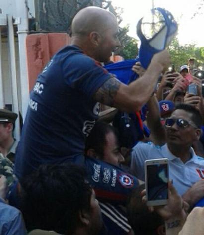 Sampaoli a hinchas de la "U" en banderazo: "Los llevo en mi corazón"