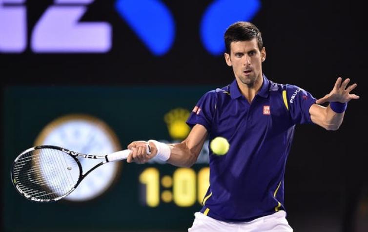 Djokovic sigue firme al título en el Grand Slam de Australia