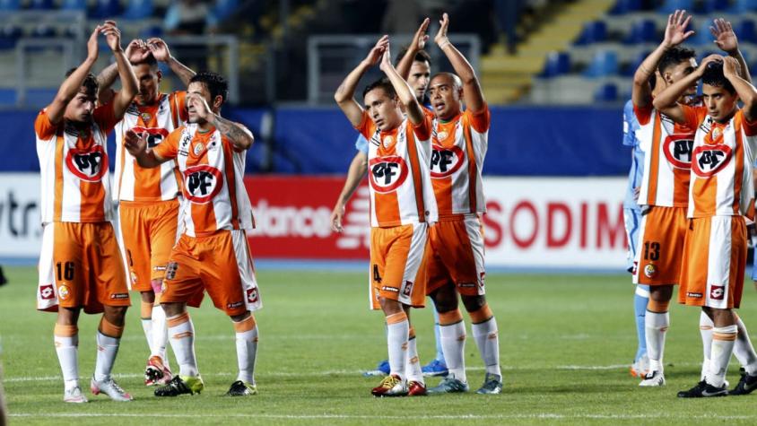 Cobresal presenta su nueva camiseta para su retorno a Copa Libertadores