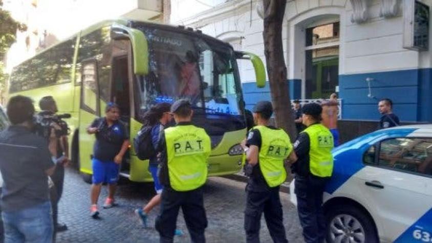 Hinchas de la U son detenidos tras rayar monumento histórico en Argentina