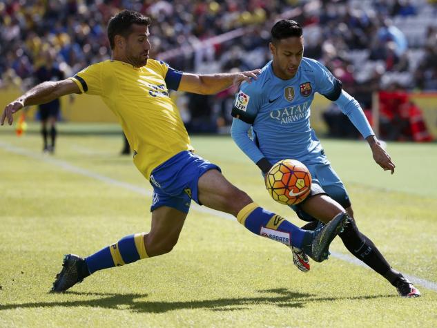 [MINUTO A MINUTO] Claudio Bravo fue titular en choque Las Palmas-Barcelona en España