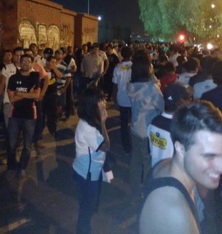 Hinchas de Colo Colo denuncian serios inconvenientes para ingresar al Monumental