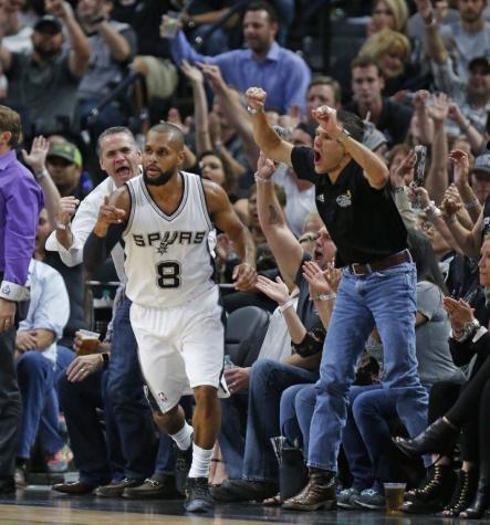 San Antonio y Atlanta logran sólidos triunfos en los playoffs de la NBA
