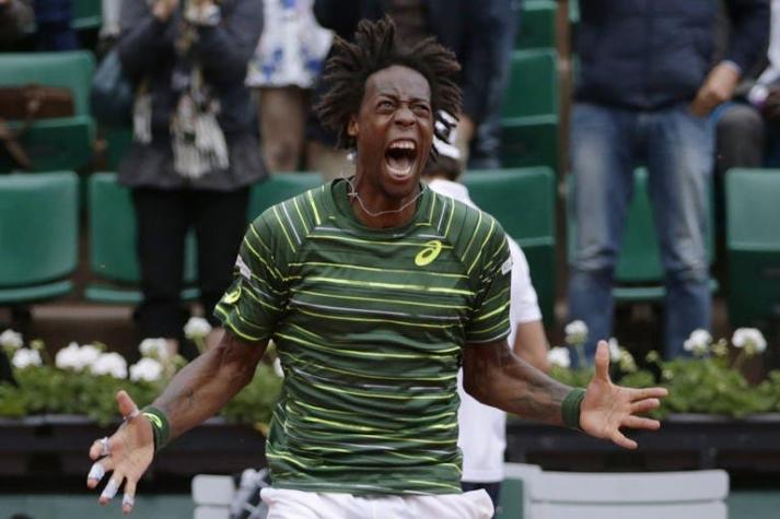 [VIDEO] Gael Monfils sorprende con espectacular remache sobre una tenista
