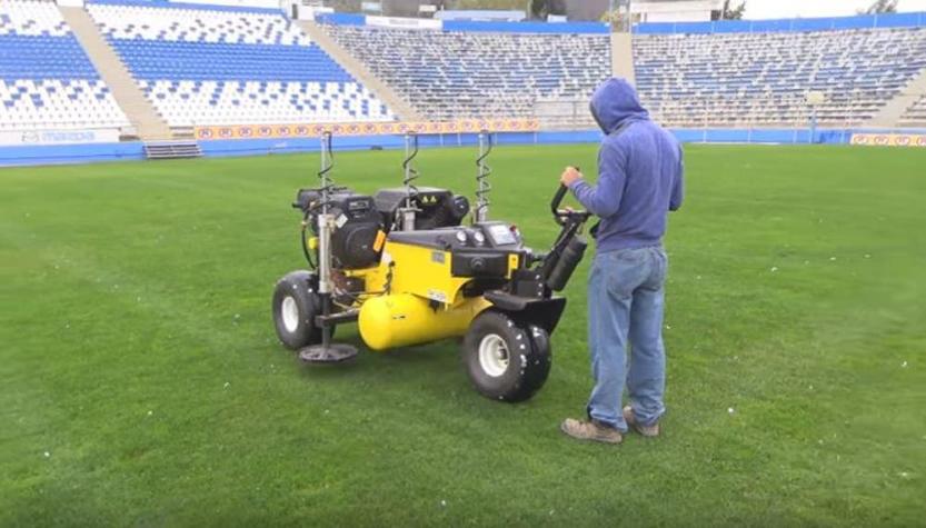 [VIDEO] Universidad Católica da a conocer moderna forma de mejorar su cancha