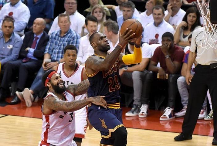 Los Cavaliers derrotan a los Raptors y logran pasajes a la final de la NBA