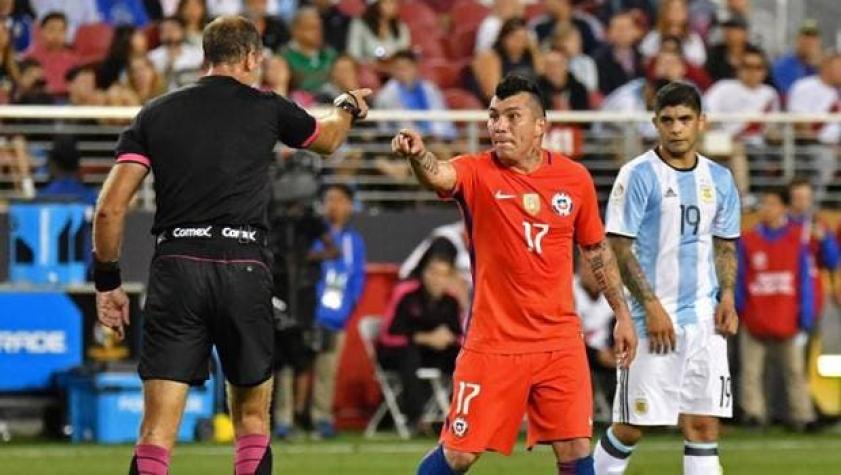 Gary Medel "retrocede" y decide borrar polémica imagen tras derrota de "La Roja"